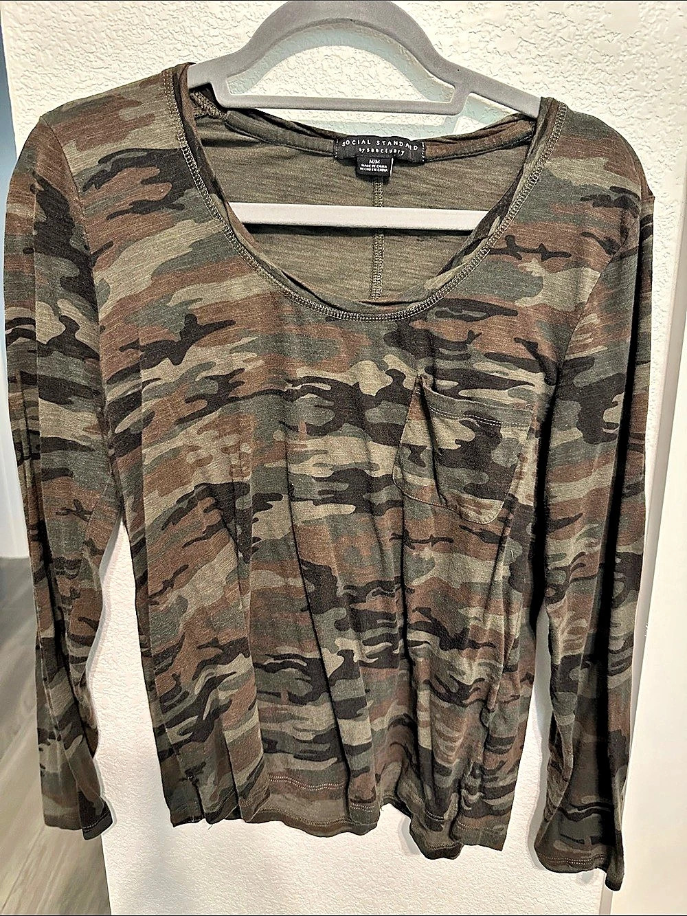 Social Standard Camo Long Sleeve Top in Green & Brown Size Medium